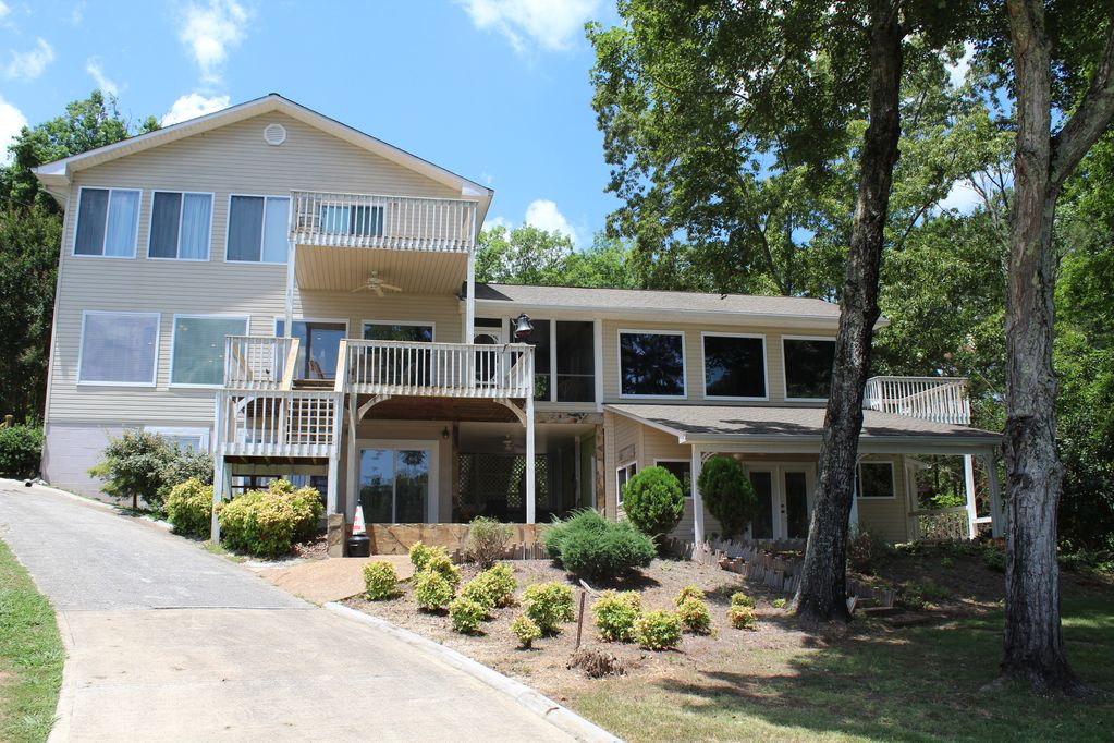 Chickamauga Lake Cabins [Vacation Rentals]